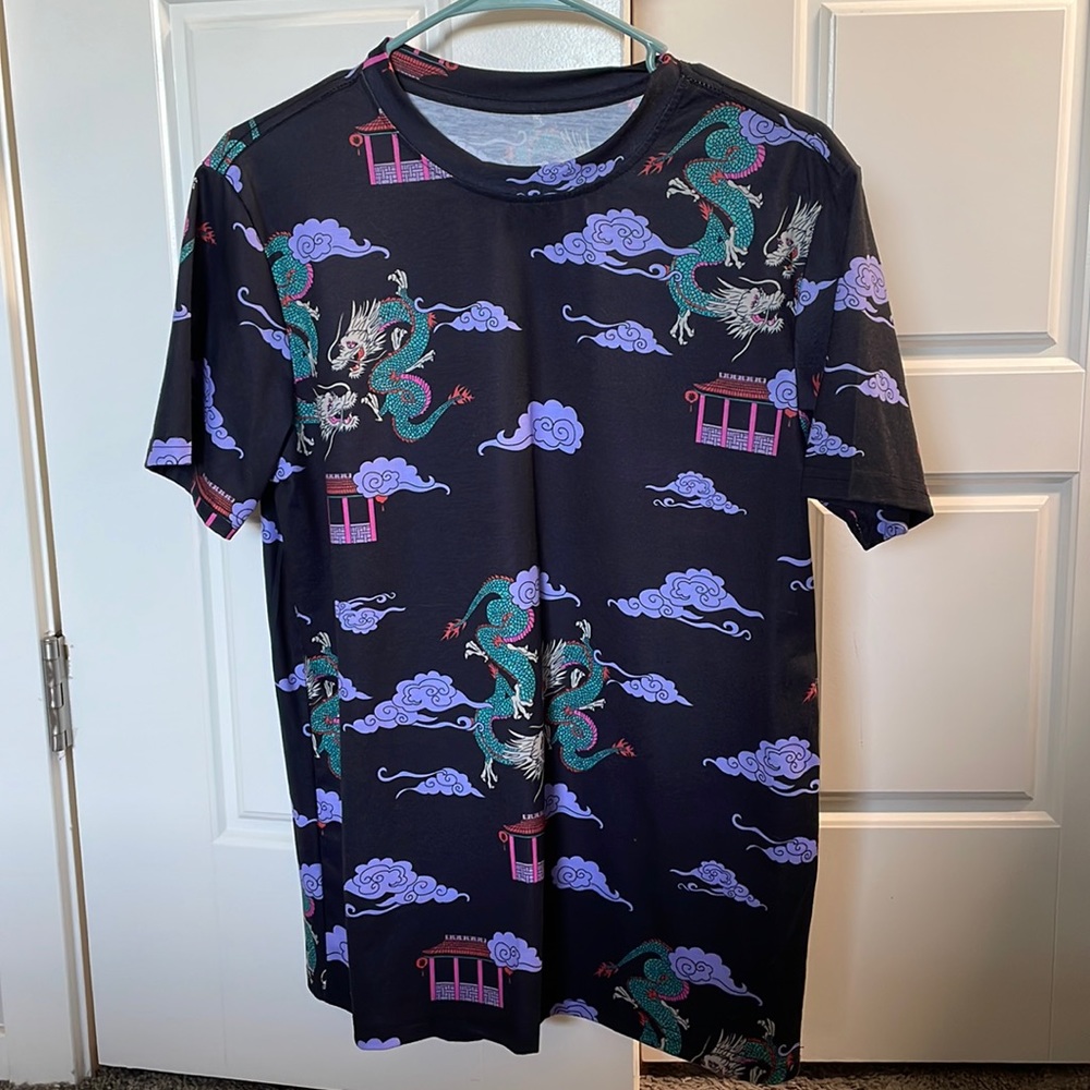 Chinese Dragon Graphic Tee - SMALL